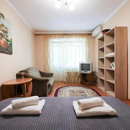 Апартаменти Неподалік Трц Гулівер, М. Палац Спорту キエフ エクステリア 写真